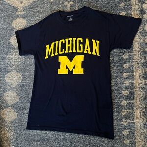 Michigan shirt size-s